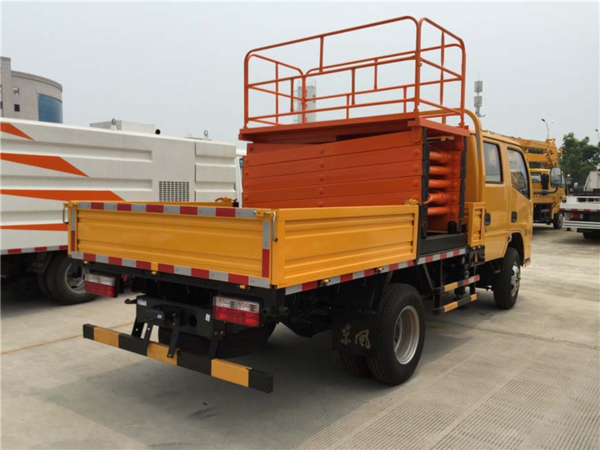東風(fēng)8米、10米升降平臺車